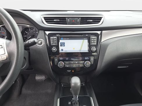 Used 2015 Nissan Rogue SV w/ SV Premium Package AWD/4WD image 21
