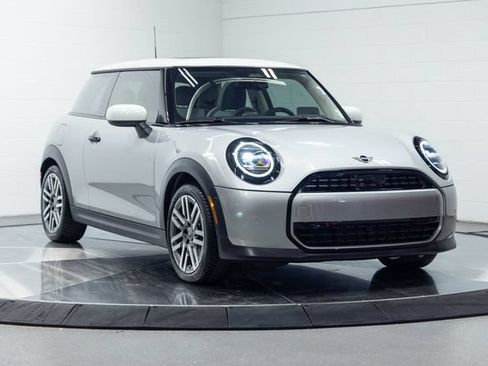 Used 2026 MINI Cooper 2-Door Hardtop FWD image 5