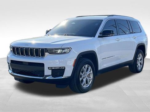 Used 2022 Jeep Grand Cherokee L Limited w/ Luxury Tech Group II image 3