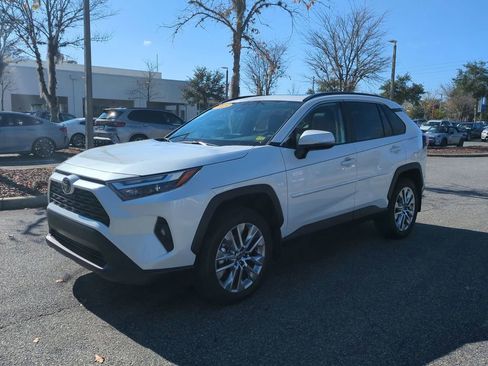 Used 2023 Toyota RAV4 XLE Premium image 2