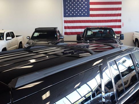 Used 2018 GMC Yukon XL SLT AWD/4WD image 24