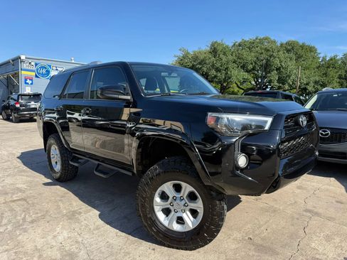 Used 2018 Toyota 4Runner SR5 RWD image 1
