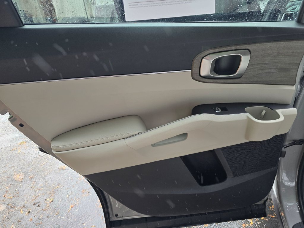 Certified 2023 Kia Sorento S w/ Panoramic Sunroof Package AWD/4WD image 8