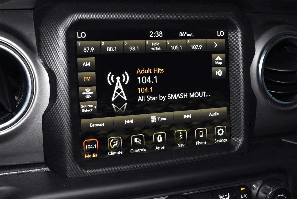 Used 2023 Jeep Wrangler Unlimited Sahara AWD/4WD image 11