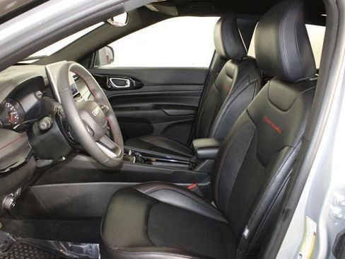 Used 2024 Jeep Compass Trailhawk AWD/4WD image 16
