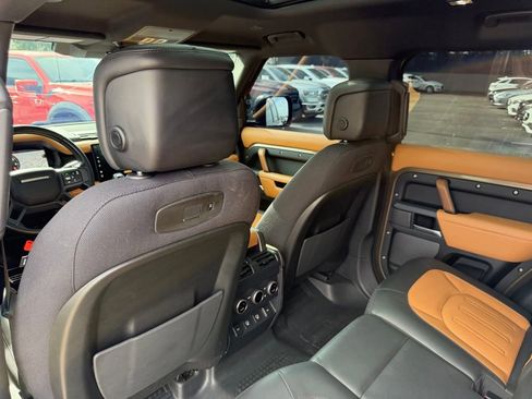 Used 2022 Land Rover Defender 110 X AWD/4WD image 22