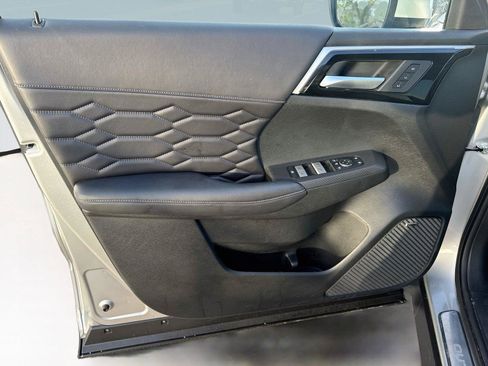 Used 2026 Mitsubishi Outlander SEL FWD image 8