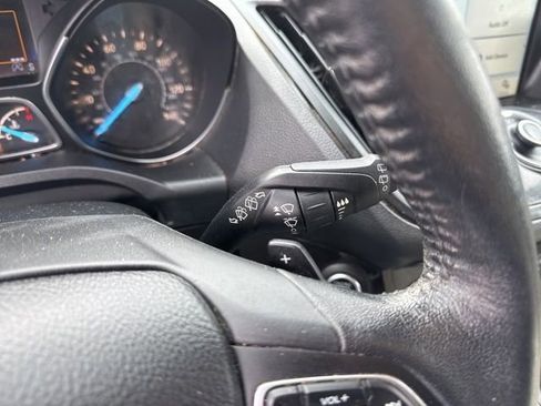 Used 2017 Ford Escape Titanium image 23