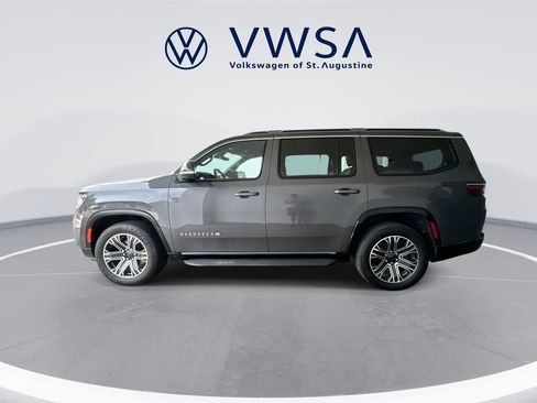 Used 2024 Jeep Wagoneer Series II AWD/4WD image 5