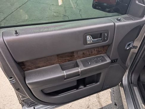 Used 2018 Ford Flex Limited image 14