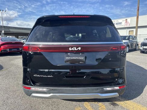 Certified 2022 Kia Carnival SX image 11
