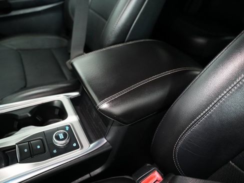 Used 2020 Ford Explorer Limited image 32