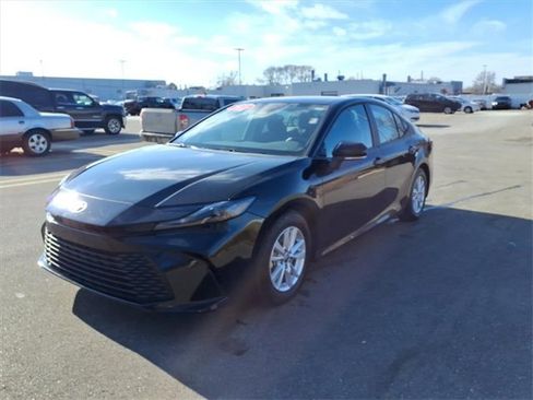 Certified 2025 Toyota Camry LE image 3