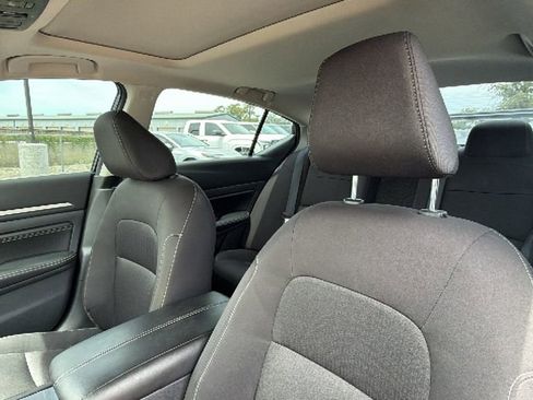 Used 2023 Nissan Altima 2.5 SV w/ SV Premium Package FWD image 21