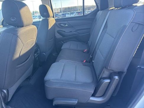 Used 2021 Chevrolet Traverse LS image 29