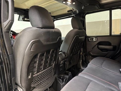 Used 2019 Jeep Wrangler Unlimited Rubicon image 32