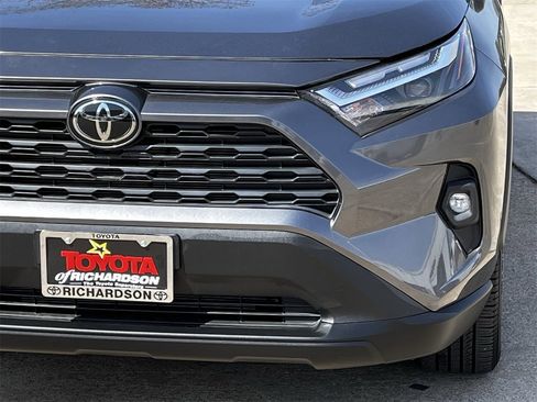 Used 2023 Toyota RAV4 XLE Premium image 8