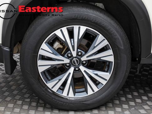 Used 2022 Nissan Rogue SV image 46