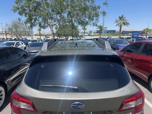 Used 2017 Subaru Outback 2.5i Limited AWD/4WD image 8