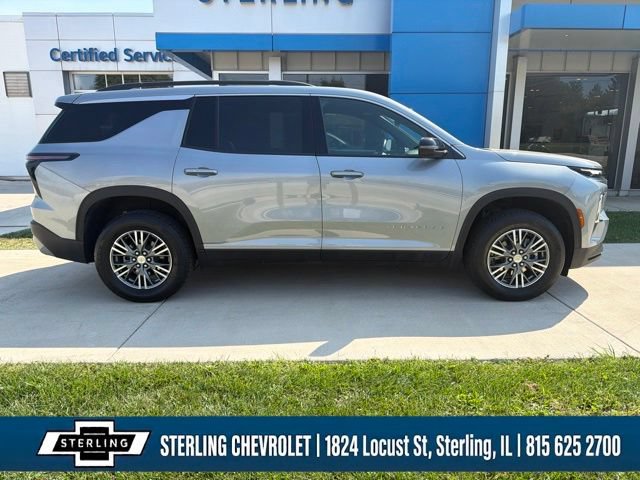 Used 2025 Chevrolet Traverse LT FWD image 6