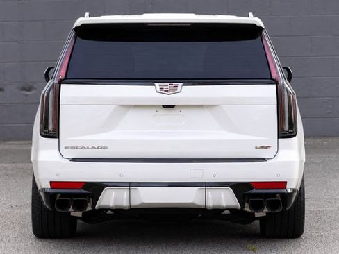 Used 2023 Cadillac Escalade V AWD/4WD image 8
