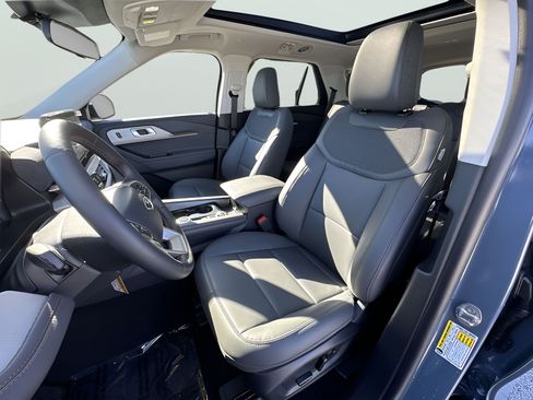 New 2026 Ford Explorer Active w/ Active Comfort Package AWD/4WD image 13