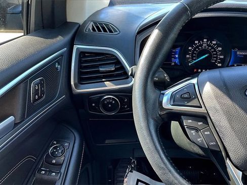 Used 2024 Ford Edge Titanium image 11