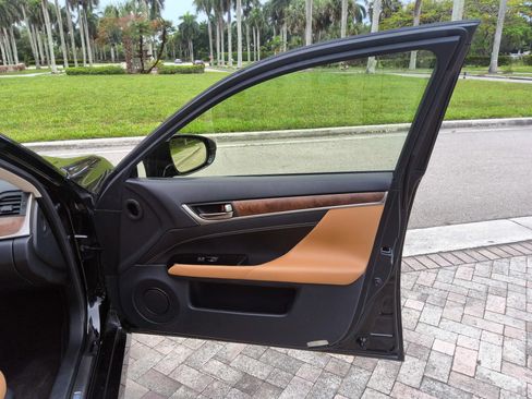 Used 2017 Lexus GS 350 w/ Preferred Accessory Package RWD image 39