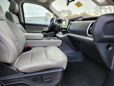 Certified 2025 Ford Expedition Max Active image 11