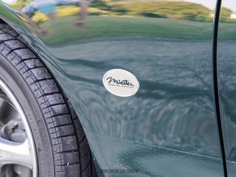 Used 2001 MAZDA MX-5 Miata RWD image 46