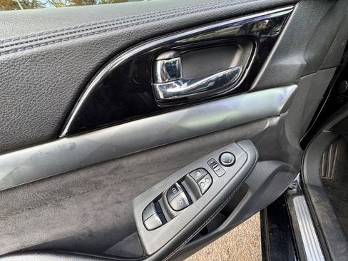 Used 2016 Nissan Maxima SR image 11