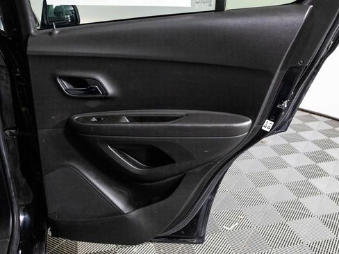 Used 2020 Chevrolet Trax LS w/ Tint and Cruise Package image 37