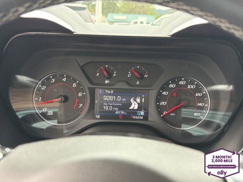 Used 2021 Chevrolet Camaro LT w/ Technology Package RWD image 19