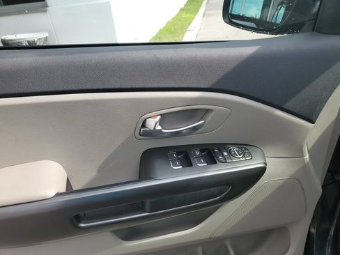 Used 2020 Kia Sedona LX FWD image 22