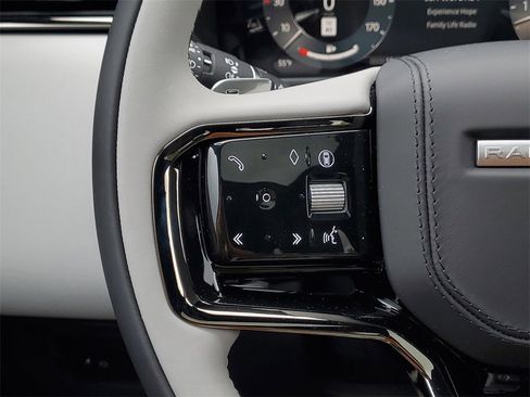 New 2026 Land Rover Range Rover Velar Dynamic SE image 19