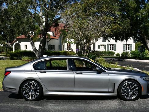 Used 2020 BMW 740i w/ Luxury Rear Seating Package image 34