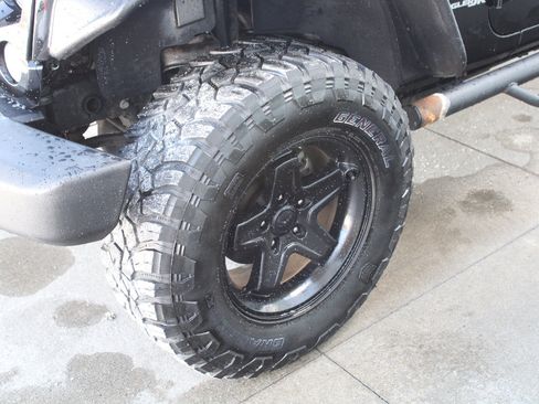 Used 2018 Jeep Wrangler Sport image 36