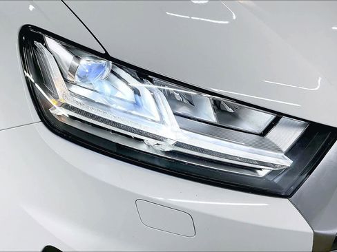 Used 2017 Audi Q7 3.0T Premium Plus w/ Premium Plus Package image 32