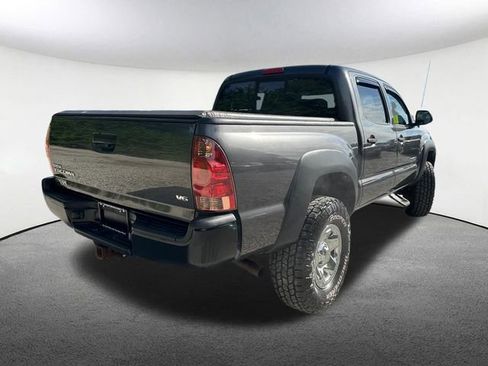 Used 2015 Toyota Tacoma 4x4 Double Cab w/ Convenience Package image 17