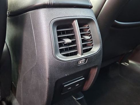 Used 2019 Jeep Cherokee Latitude Plus image 16