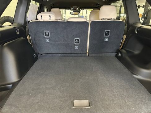 Used 2024 Jeep Grand Cherokee Limited w/ Black Appearance Package image 20