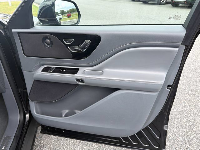 Used 2020 Lincoln Aviator Reserve w/ Elements Package Plus RWD image 14