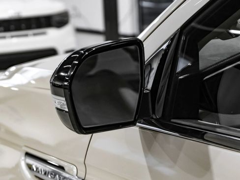 Used 2018 Lincoln Navigator Select w/ Technology Package image 40