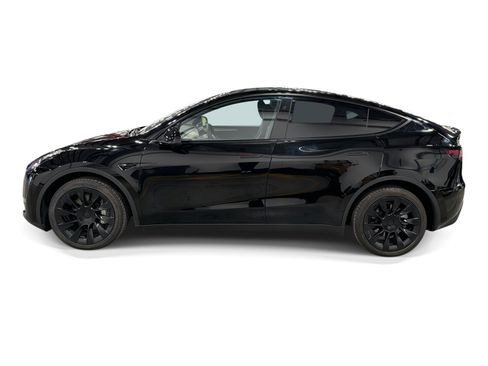 Certified 2023 Tesla Model Y Long Range AWD/4WD image 3
