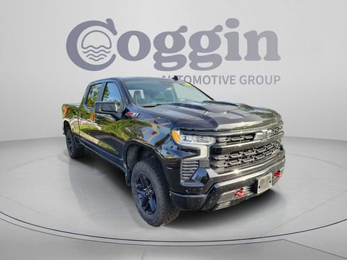 Used 2024 Chevrolet Silverado 1500 LT Trail Boss w/ Convenience Package II AWD/4WD image 3