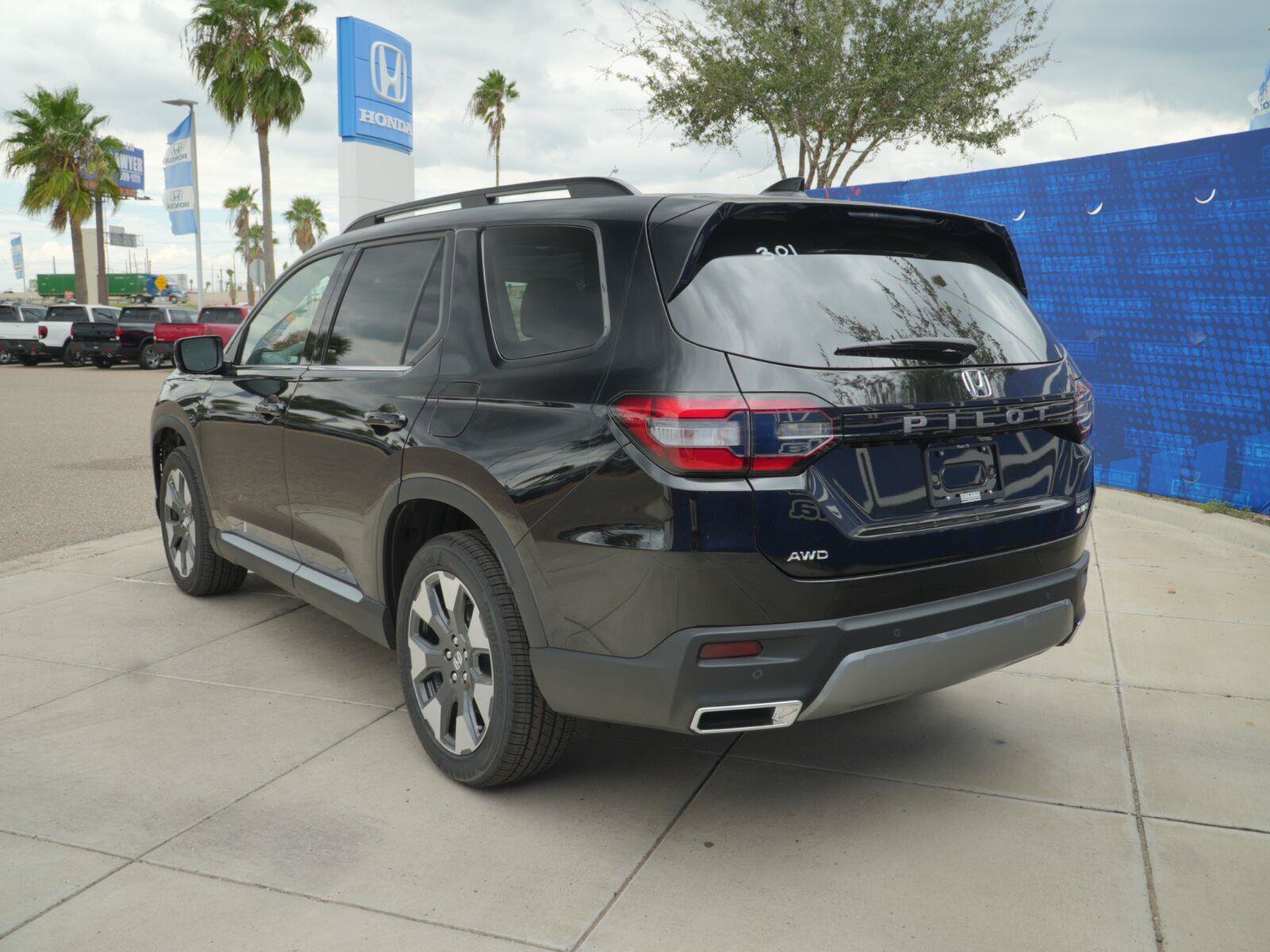 New 2026 Honda Pilot Elite image 9