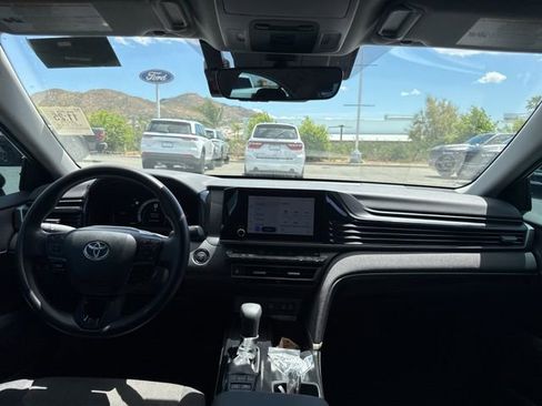 Used 2025 Toyota Camry LE w/ Convenience Package image 21