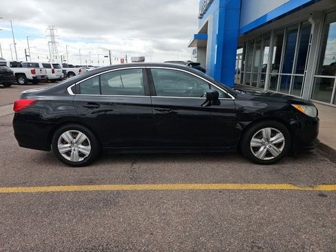 Used 2017 Subaru Legacy 2.5i AWD/4WD image 2