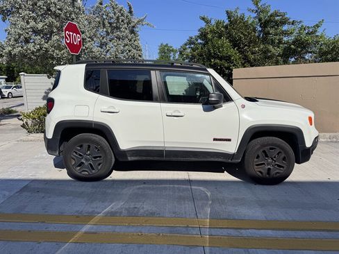 Used 2018 Jeep Renegade Trailhawk w/ Safety & Security Group image 4