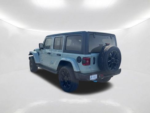 Used 2023 Jeep Wrangler Unlimited Sahara w/ Cold Weather Group AWD/4WD image 8